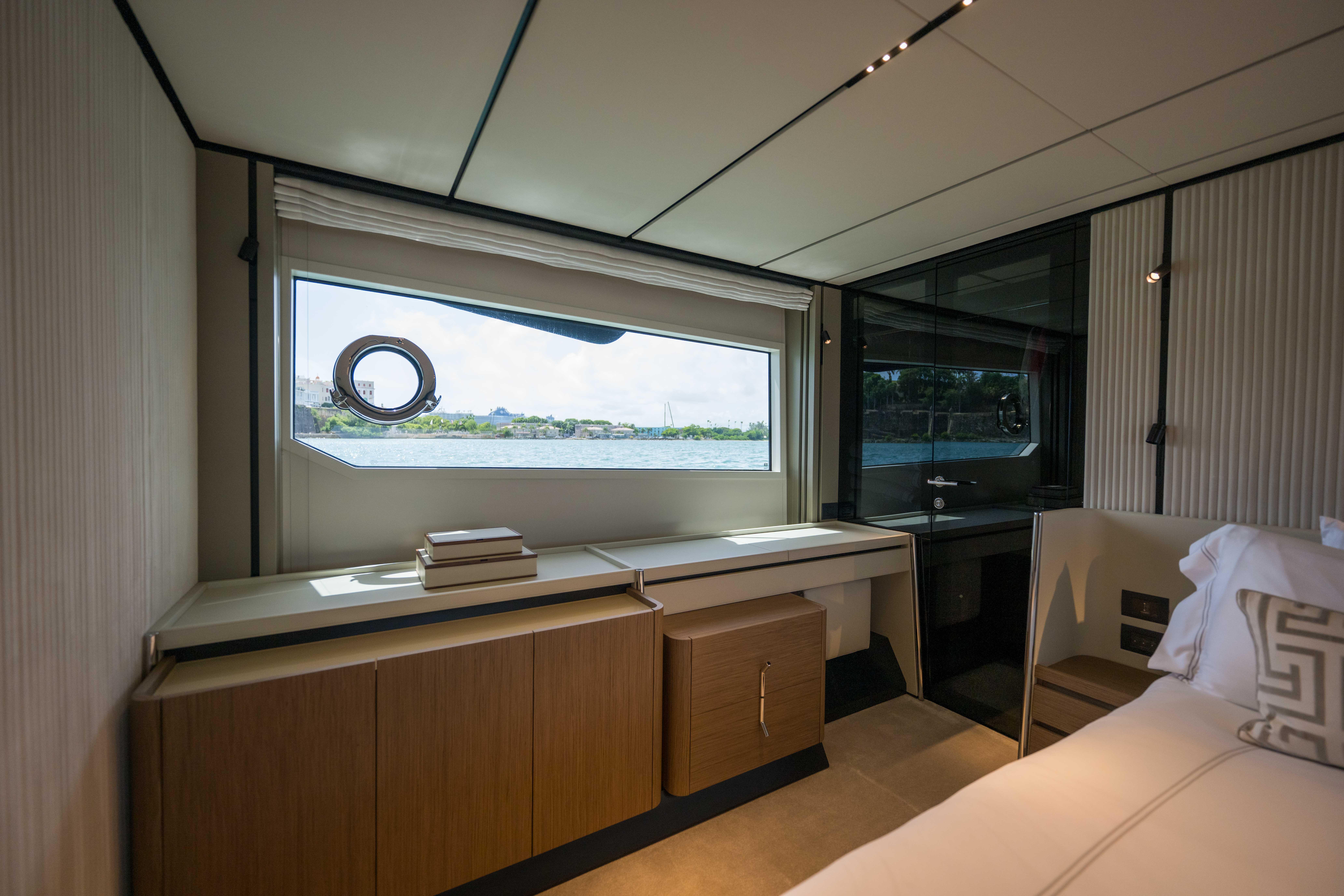 2023 FERRETTI YACHTS 720 